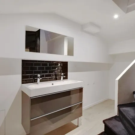 Modern 3-bedroom 6 Guests Centre Parigi